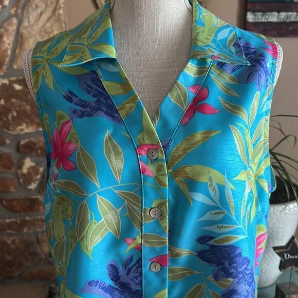 Courtenay Women’s Sleeveless Button Up Floral Hawaiian Blouse Size Large Blue - Picture 11 of 11